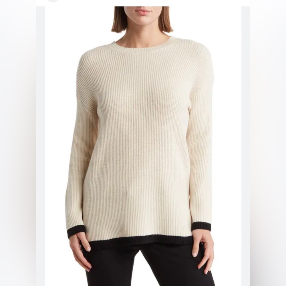 Tahari sweater size Medium